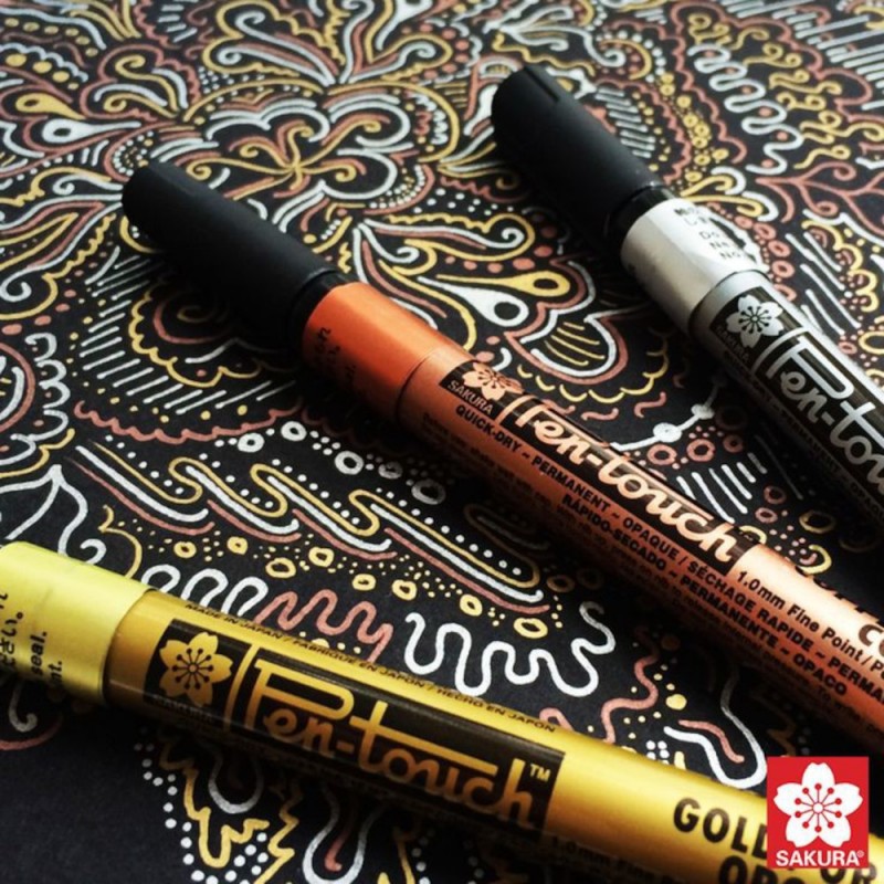 5 colori metallici con custodia riutilizzabile Sakura Pen Touch Pennarelli a punta fine 1 mm 