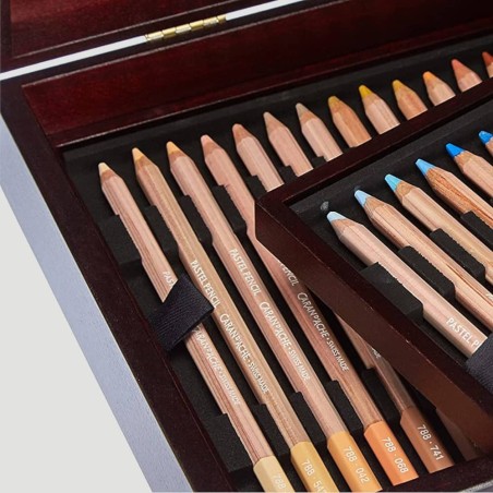 Valigetta in legno Pastel Pencils Caran d'Ache, 84 colori.